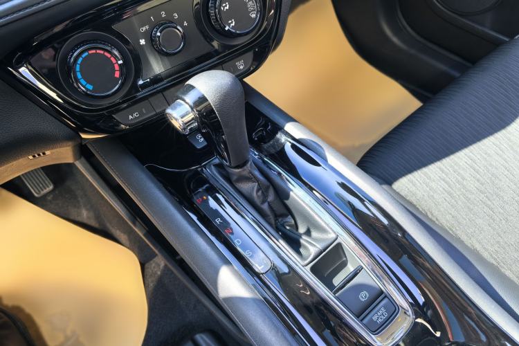 Used Honda Vezel 2020 1.5L CVT Pioneer Edition Gear Lever