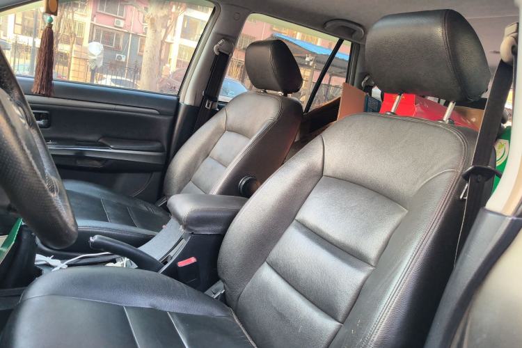 Used Haval H5 Classic 2011 Zhizun Edition 2.0L Two-Wheel Drive with Sunroof
