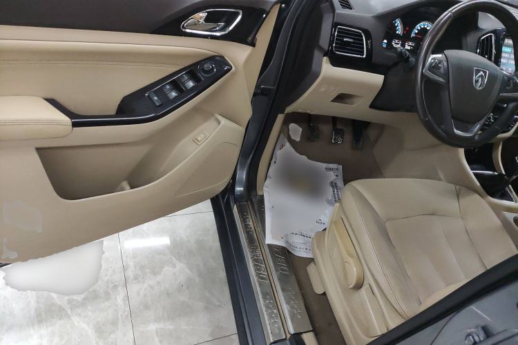 Used Baojun 730 2014 1.5L Manual Luxury Navigation ESP Version 7 Seats