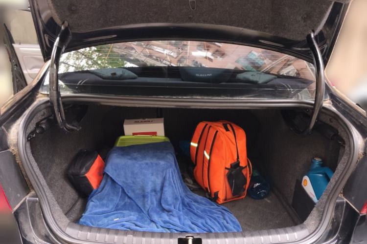 Used Volkswagen Bora 2011 1.6L Manual Comfort Version Trunk