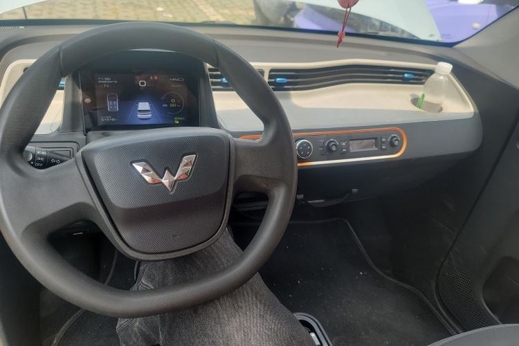 Used Wuling Hongguang MINIEV 2020 Enjoyment Model Lithium Iron Phosphate Center Console