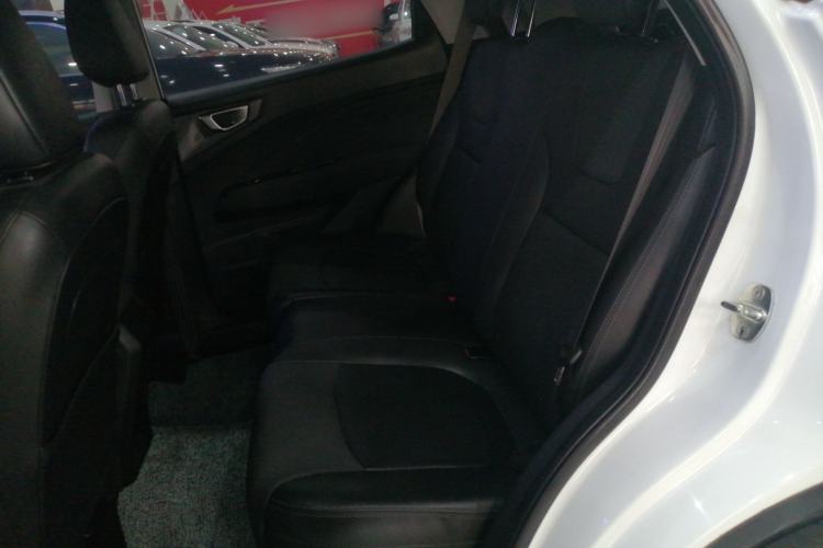 Used Wuling Alvez 2022 1.5L Manual Comfort Version
