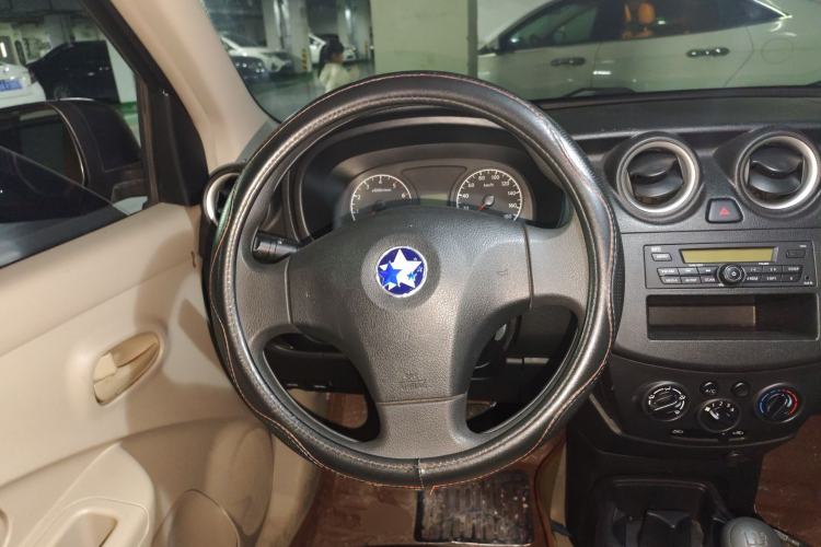 Used Venucia R30 2014 1.2L Manual Comfort Edition
