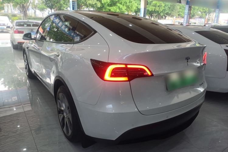 Used Tesla Model Y 2022 Long-Range All-Wheel-Drive Version
