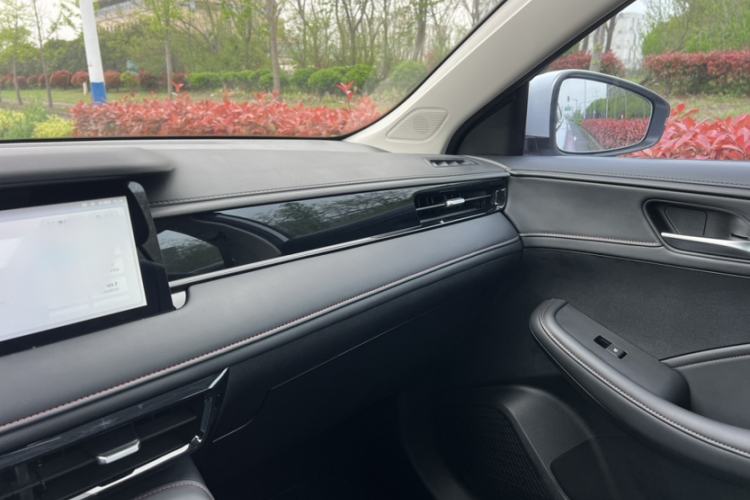 Used Roewe i5 2023 1.5L CVT Luxury Edition Audio And AC Panel