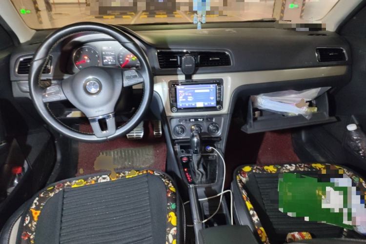 Used Volkswagen Cross Lavida 2014 1.4TSI DSG Center Console