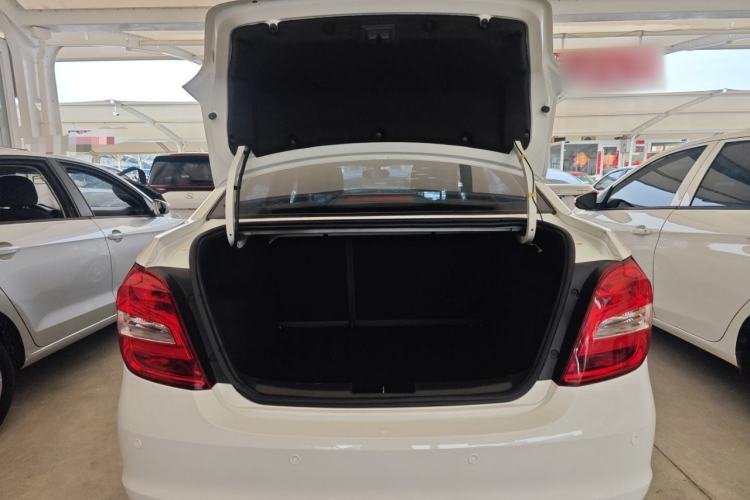 Used Chevrolet Aveo Sonic 2014 Sedan 1.4SL AT Stylish Sunroof Edition Trunk