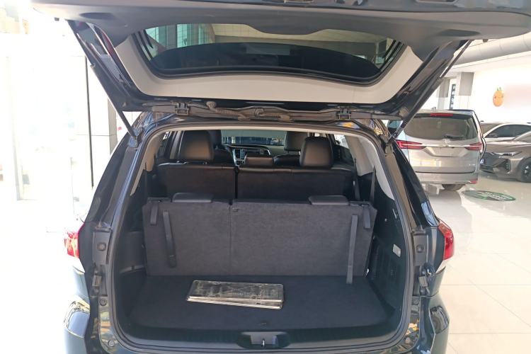 Used Toyota Highlander 2018 2.0T Four-Wheel Drive Luxury Version 7 Seats China VI Standard Trunk