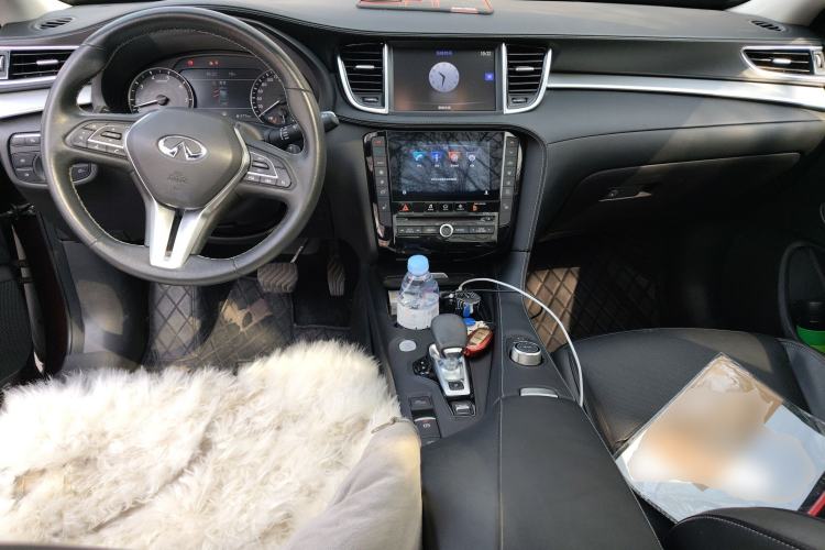 Used Infiniti QX50 2018 2.0T Two-Wheel Drive Fashion Edition Center Console