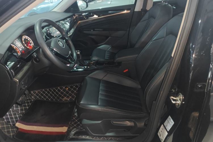 Used Volkswagen Passat 2019 280TSI Business Edition China VI Left Front Seat