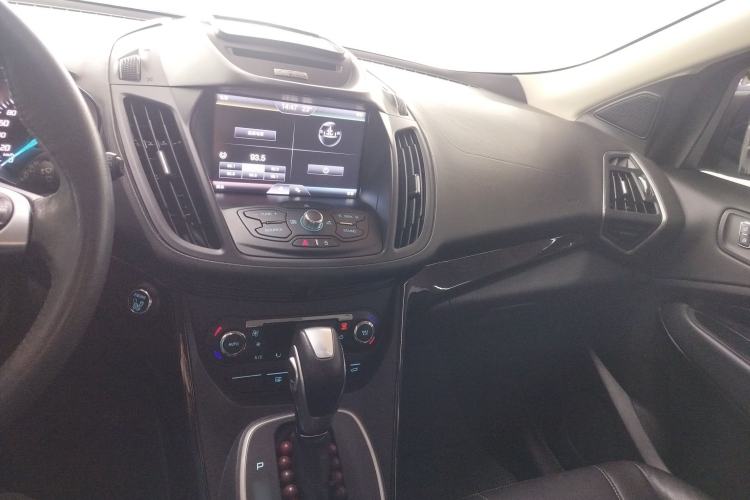 Used Ford Kuga 2013 2.0L GTDi Four-Wheel-Drive Sport Model Center Console