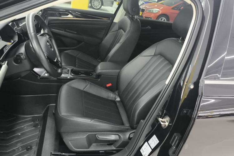 Used Volkswagen Passat 2020 Revised Version 280TSI Business Edition China VI Standard Left Front Seat