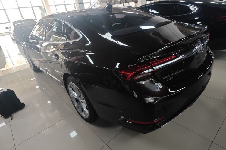 Used Buick LaCrosse 2019 28T Avenir Rear Left 45 Deg