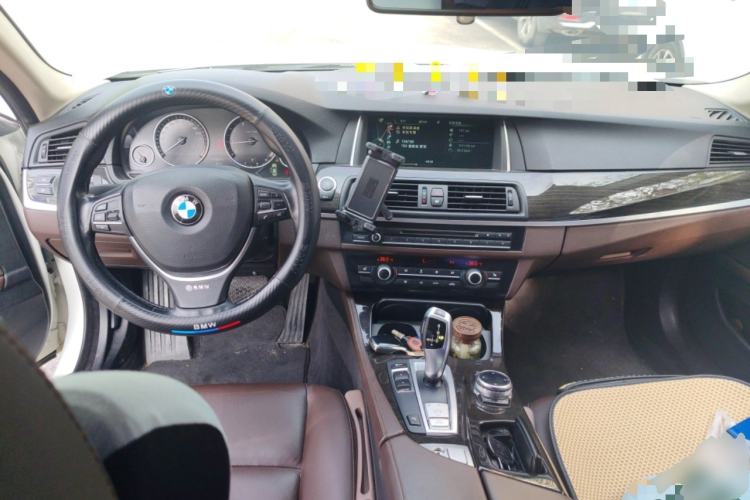Used BMW 5 Series 2013 525Li Luxury Model Center Console