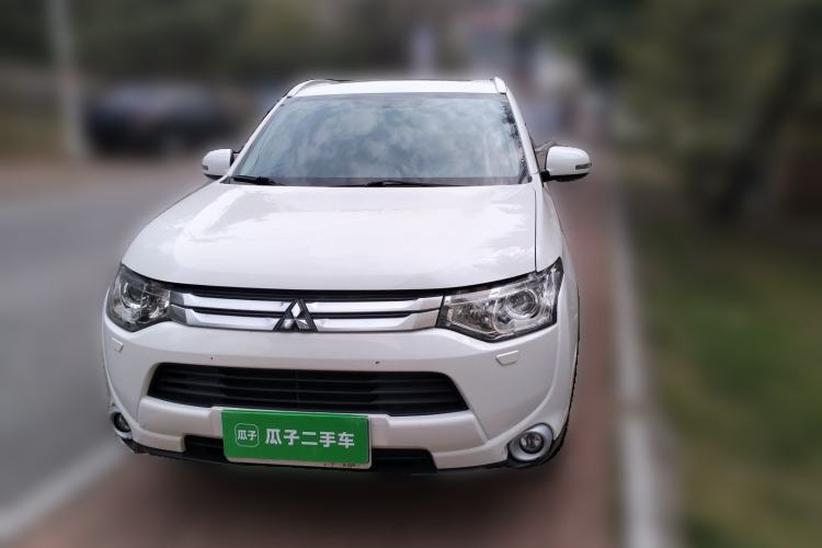 Used Mitsubishi Outlander 2014 2.4L 4x4 Deluxe Value Edition 5 Seats
