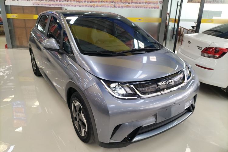 Used BYD Dolphin 2021 405 km Fashion Edition Front Right 45 Deg