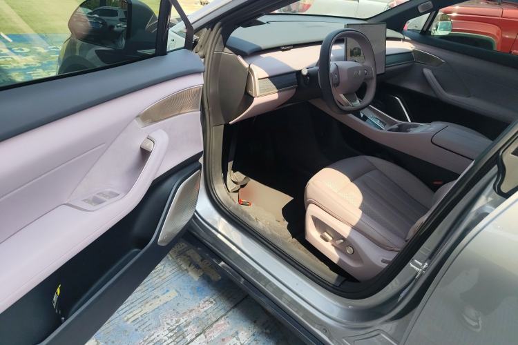 Used ONVO L60 2024 60 kWh Rear-Drive Version