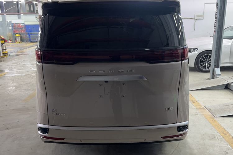 Used Denza D9 2022 DM-i 970 Four-Wheel Drive Prestige Model