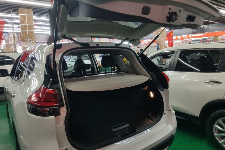 Used Nissan X-Trail 2023 Classic 2.0L Two-Wheel Drive Smart Connect Premium Edition