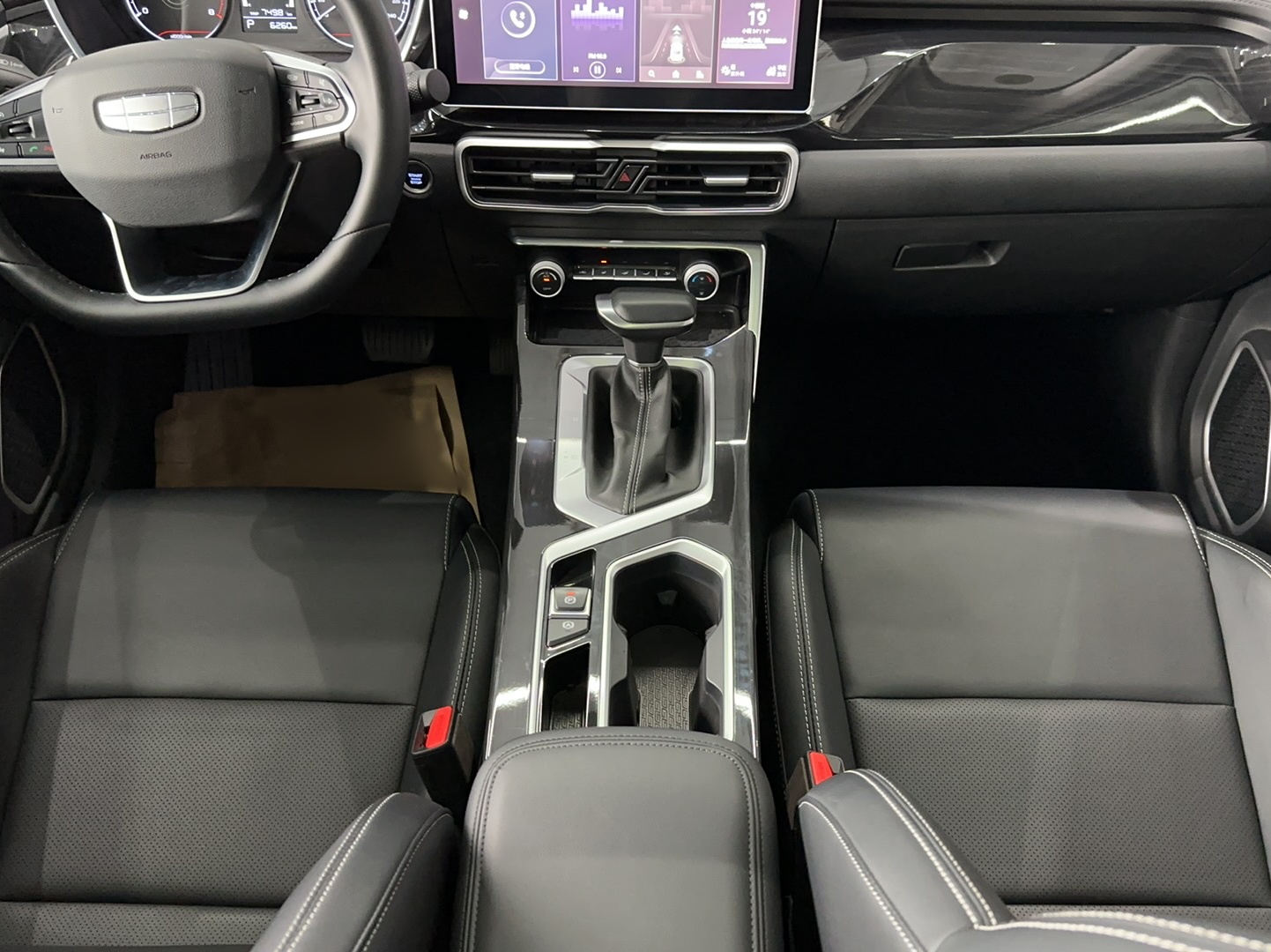 Geely Auto Coolray 2025 Model 1.5L CVT Superpower Edition MAX — снимка 20