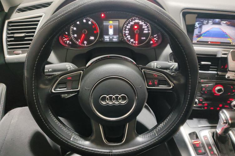 Used Audi Q5 2017 Plus 40 TFSI Technology Model Steering Wheel