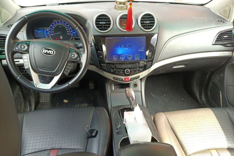 Used BYD S7 2015 2.0T Automatic Prestige Model