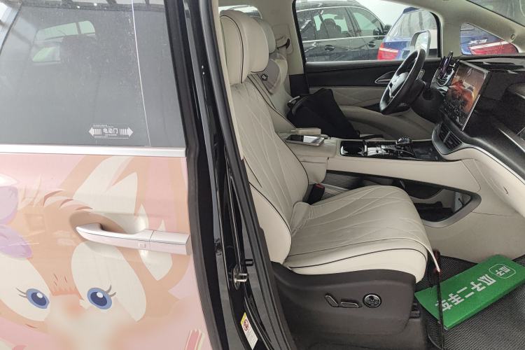 Used Denza D9 2024 DM-i 980 Four-Wheel Drive Flagship Model
