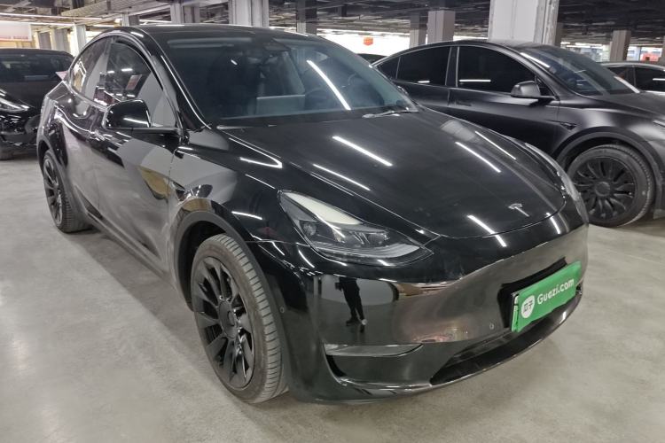 Used Tesla Model Y 2022 Long-Range All-Wheel-Drive Version
