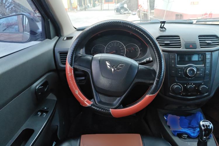 Used Wuling Hongguang 2015 1.2L S Base Model China V Standard