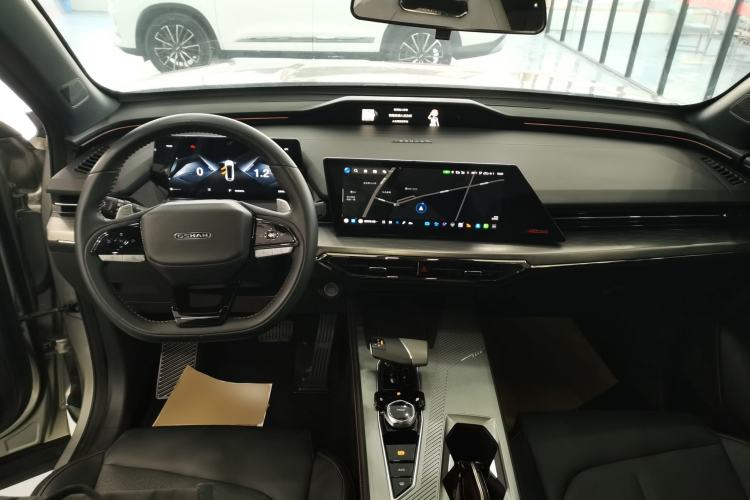 Used CHANGAN OSHAN Z6 2022 Blue Whale 1.5T DCT Smart Edition Urban Version Center Console