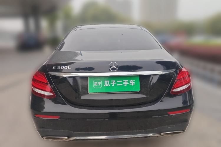 Used Mercedes-Benz E-Class 2016 E 300 L Sporty and Stylish Model
