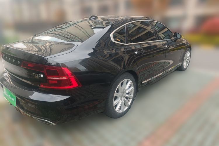 Used Volvo S90 2020 Facelift T5 Smart & Luxurious Edition
