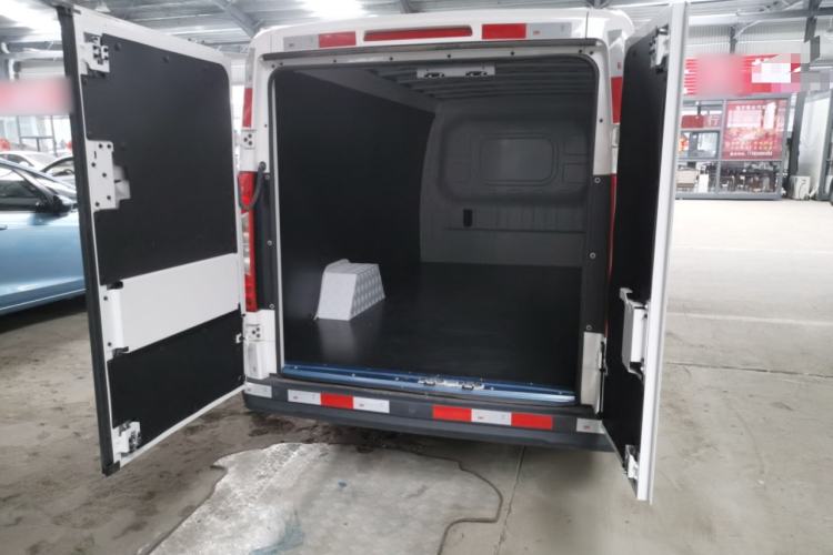 Used Foton Intelligent Blue Elf E7 2024 All-Electric Van Flat Roof 2 Seats EVE Energy 41.86 kWh
