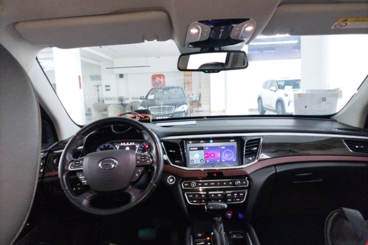 Used GAC Trumpchi GS8 2017 320T Two-Wheel Drive Luxury Smart Connectivity Version (7 Seats)
