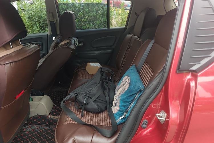 Used Venucia R50 2015 1.6L Manual Fashion Edition
