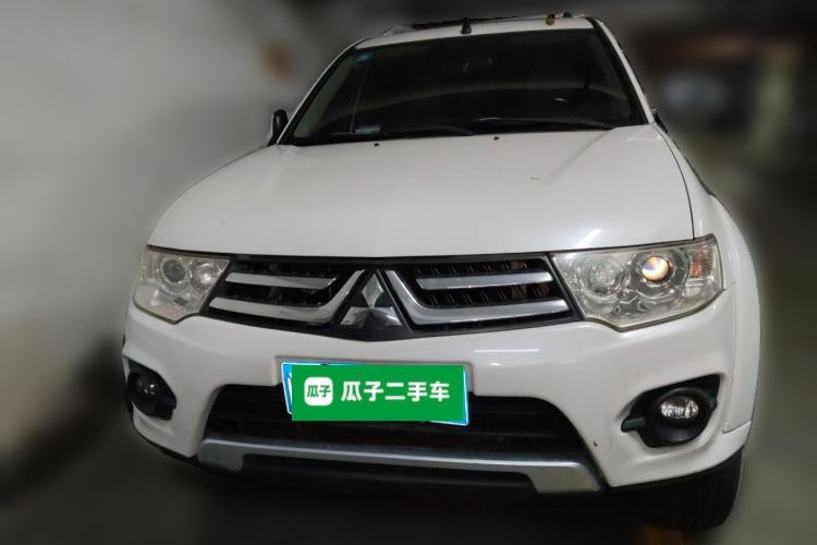 Used Mitsubishi Pajero Sport 2013 3.0L Automatic 4x4 Flagship Edition
