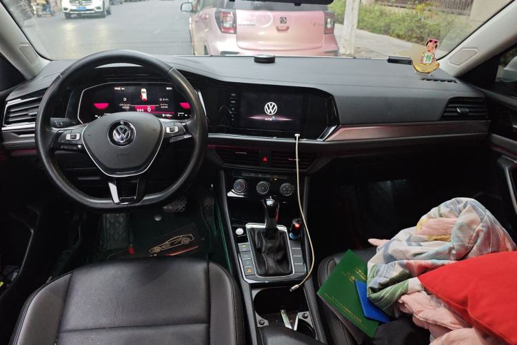 Used Volkswagen Sagitar 2021 280TSI DSG Comfort Connect Edition Center Console