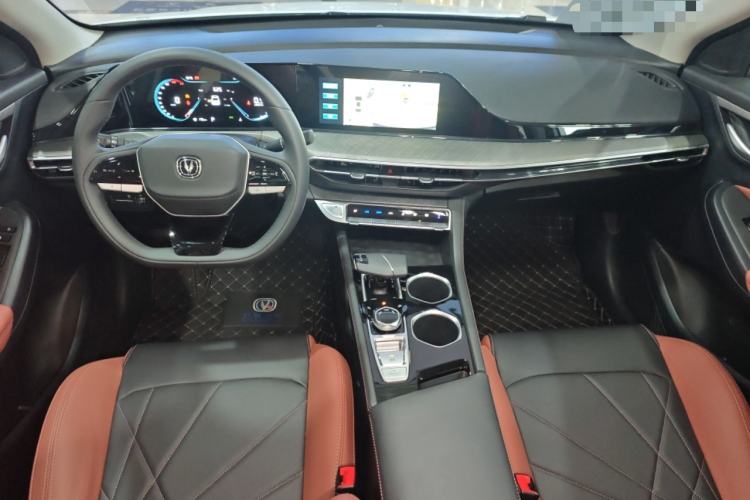 Used CHANGAN Eado 2023 Changan Edition PLUS Blue Whale NE 1.4T GDI DCT Prestige Version Center Console