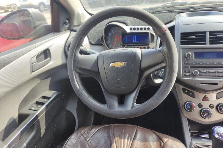 Used Chevrolet Aveo Sonic 2011 Sedan 1.4L MT SL