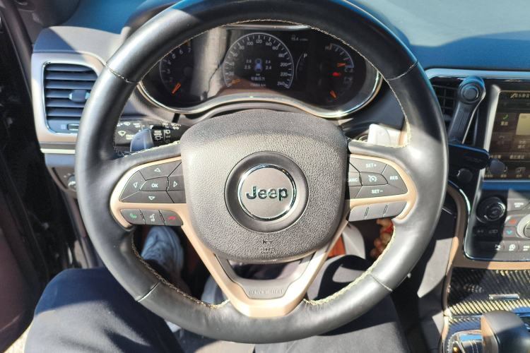 Used Jeep Grand Cherokee 2016 3.0L Comfort Navigation Edition
