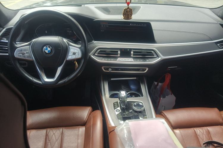 Used BMW X7 2020 xDrive40i Luxury Package with Premium Features
