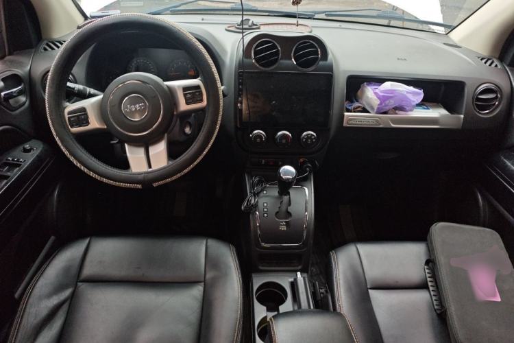Used Jeep Compass 2015 2.0L two-wheel drive sport version
