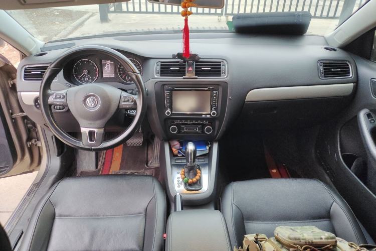 Used Volkswagen Sagitar 2014 Revised Version 1.4TSI Automatic Luxury Edition
