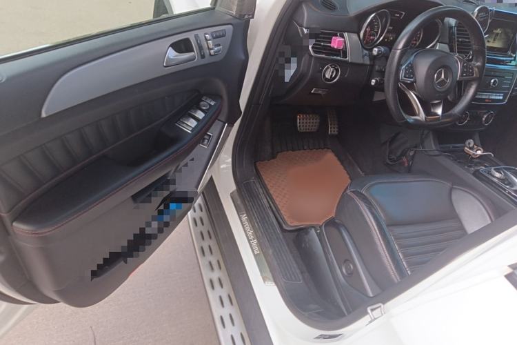 Used Mercedes-Benz GLE Coupe 2015 GLE 450 AMG 4MATIC Coupe SUV Interior 3