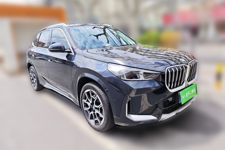 Used BMW X1 2024 sDrive25Li X Design Package Front Right 45 Deg