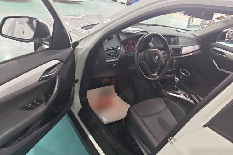 Used BMW X1 2014 sDrive18i Leading Model
