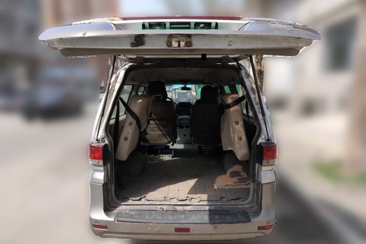 Used FORTHING Lingzhi 2016 M3L 1.6L 7-Seater Comfort Model Trunk