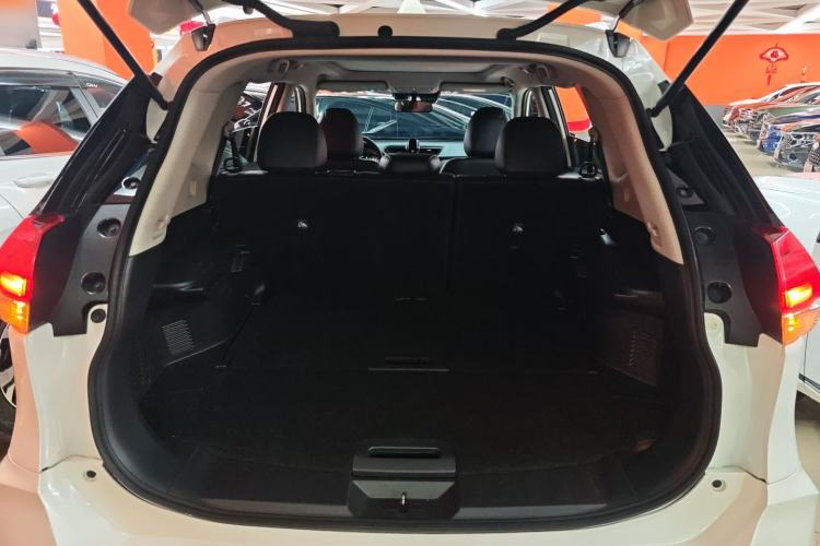 Used Nissan X-Trail 2023 Classic 2.0L Two-Wheel Drive Smart Connect & Comfort Edition