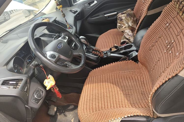 Used Ford Kuga 2015 2.0L GTDi Four-Wheel-Drive Sport Model Left Front Seat