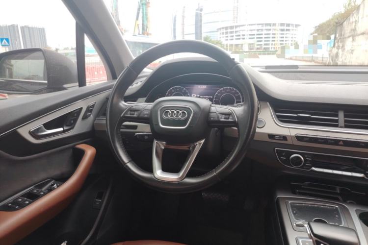 Used Audi Q7 2018 40 TFSI S line Sport Edition Steering Wheel